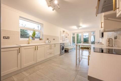 2 bedroom semi-detached house for sale, Middle Road, Southampton SO19