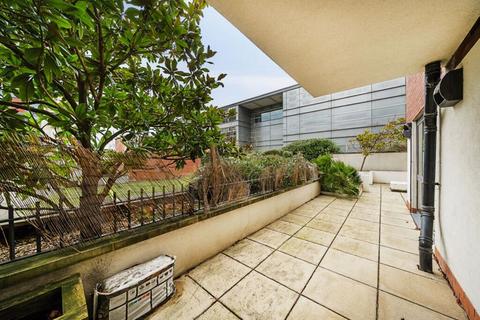 2 bedroom property to rent, Green Lane, Edgware HA8