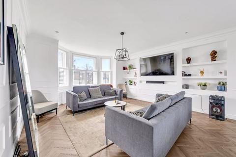 3 bedroom flat for sale, Shooters Hill Road, Blackheath,  London