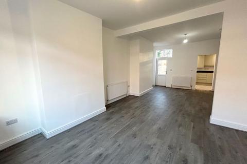 2 bedroom terraced house to rent, Kirkman Avenue, Manchester