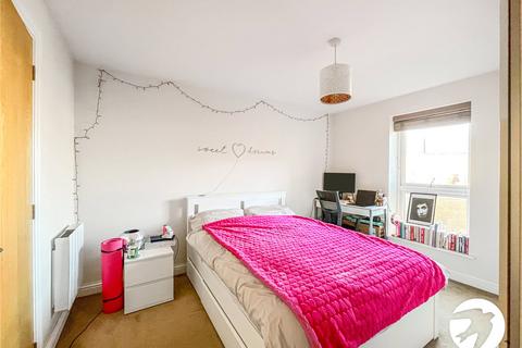 2 bedroom flat for sale, Church Street, Sittingbourne, Kent, ME10