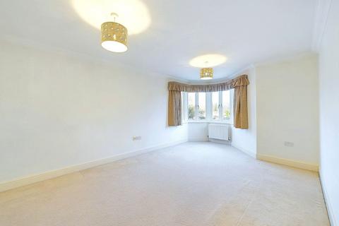 2 bedroom flat for sale, Montague House, Grand Avenue, Worthing, BN11