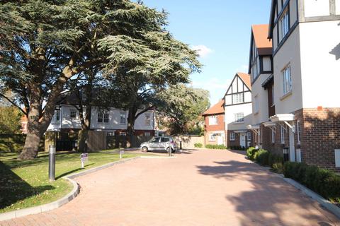 2 bedroom maisonette for sale, Sussex Mews, West Avenue