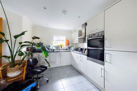 2 bedroom maisonette for sale, Sussex Mews, West Avenue