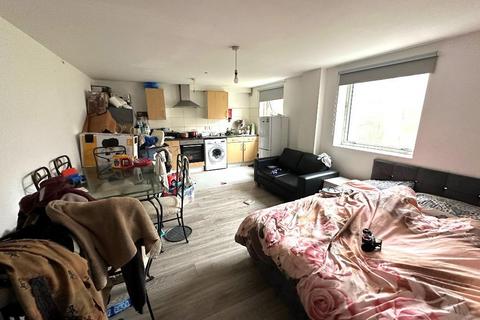 Studio for sale, Biscot, Luton LU3