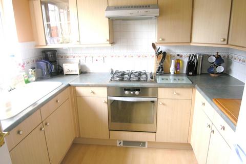 3 bedroom semi-detached house to rent, Springtail Road, Pinewood, Ipswich, Suffolk, UK, IP8