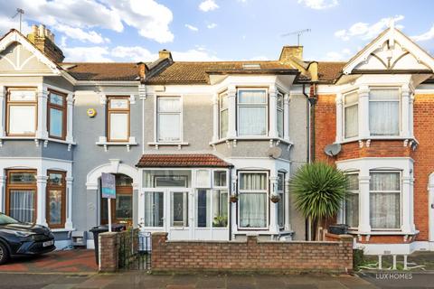 4 bedroom terraced house for sale, Colenso Road, Ilford