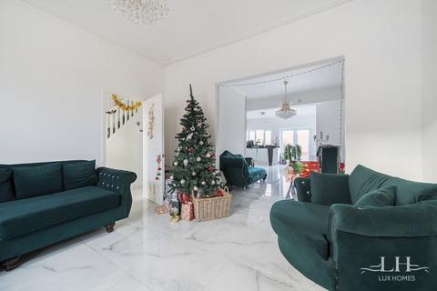 61 Colenso Road, Ilford, IG2 7AH