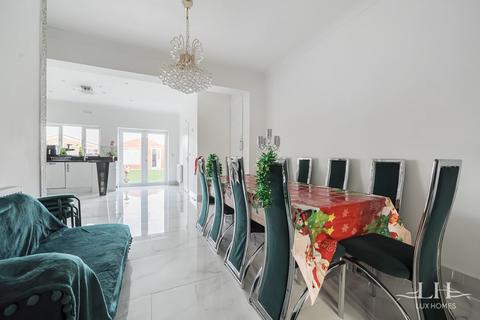 61 Colenso Road, Ilford, IG2 7AH
