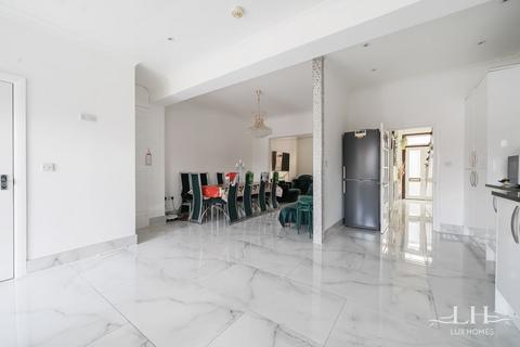 61 Colenso Road, Ilford, IG2 7AH