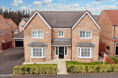 5 bedroom detached house for sale, Snowdrop Avenue, Wynyard, TS22
