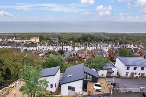 3 bedroom detached house for sale, View France, Kent CT21