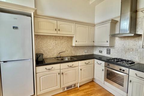 2 bedroom apartment for sale, Marine Crescent, Kent CT20