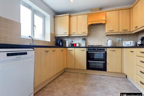 3 bedroom terraced house to rent, Coleridge Way, Borehamwood WD6