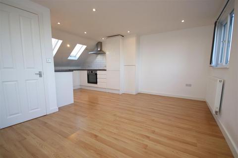 2 bedroom apartment to rent, Roseford Road, Cambridge CB4