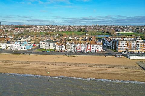 2 bedroom apartment for sale, Eastern Esplanade, Southend-on-Sea, Essex, SS1