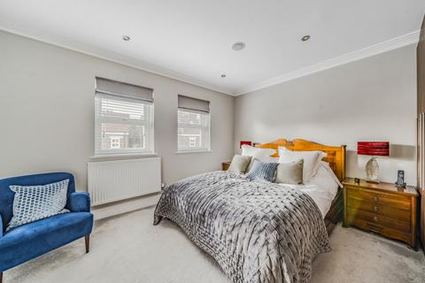 2, Primrose Cottages Denby Road, Cobham, KT11 1FB