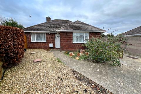 2 bedroom detached bungalow to rent, Heathy Close, Barton On Sea, New Milton, Hampshire. BH25 7JP