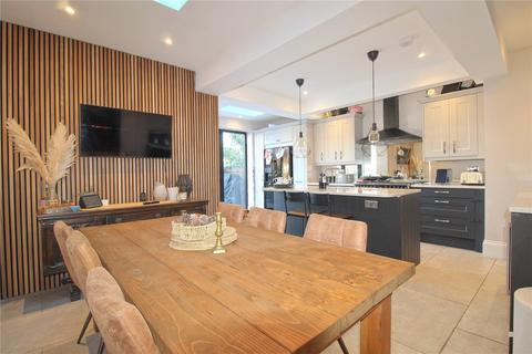 32 Westbourne Road, Trowbridge, BA14 0AJ