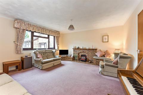 3 bedroom detached house for sale, Clanfield, Hampshire