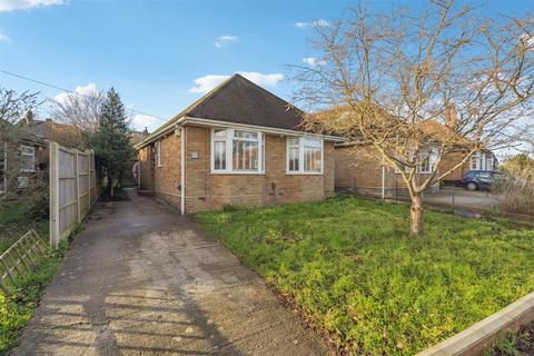 2 bedroom detached bungalow for sale, Runnalow, Letchworth Garden City SG6