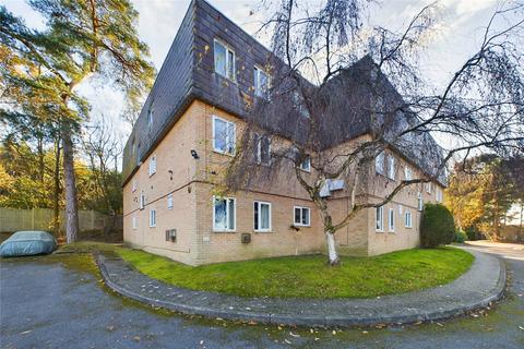 1 bedroom apartment for sale, Woodlands Court, Owlsmoor, Sandhurst, Berkshire, GU47