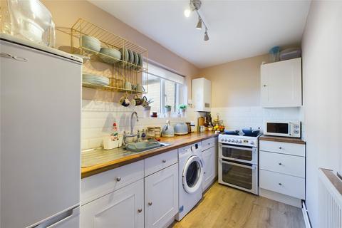 1 bedroom apartment for sale, Woodlands Court, Owlsmoor, Sandhurst, Berkshire, GU47