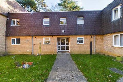 1 bedroom apartment for sale, Woodlands Court, Owlsmoor, Sandhurst, Berkshire, GU47