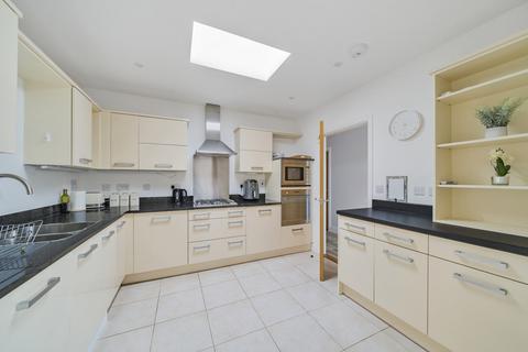 2 bedroom apartment for sale, Between Streets, Cobham, Surrey, KT11