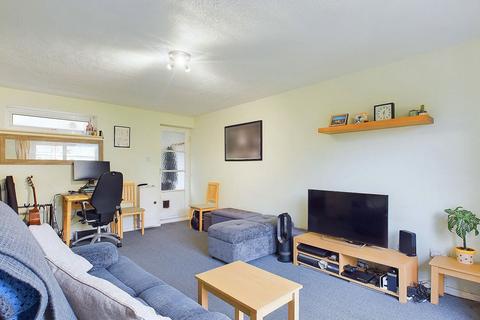 1 bedroom ground floor flat for sale, Fairlawn Drive, Worthing, BN14 8AX