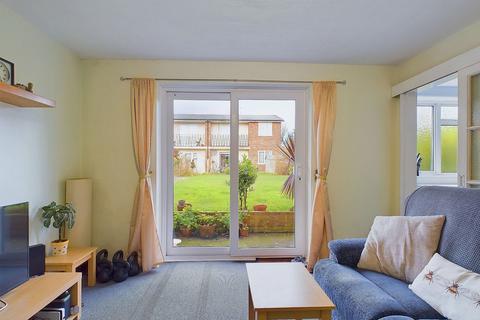 1 bedroom ground floor flat for sale, Fairlawn Drive, Worthing, BN14 8AX