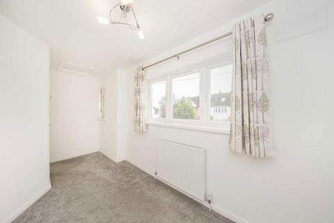 3 bedroom semi-detached house to rent, Broad Lane, Hampton TW12