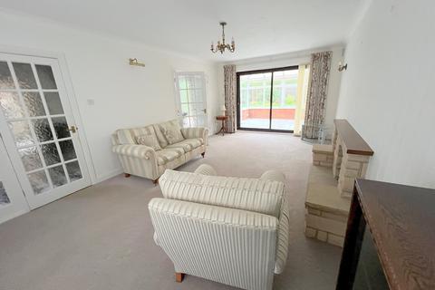 4 bedroom detached house for sale, Spinacre, Barton On Sea, New Milton, Hampshire. BH25 7DF