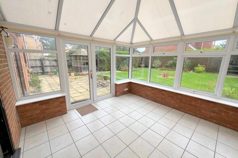 4 bedroom detached house for sale, Spinacre, Barton On Sea, New Milton, Hampshire. BH25 7DF