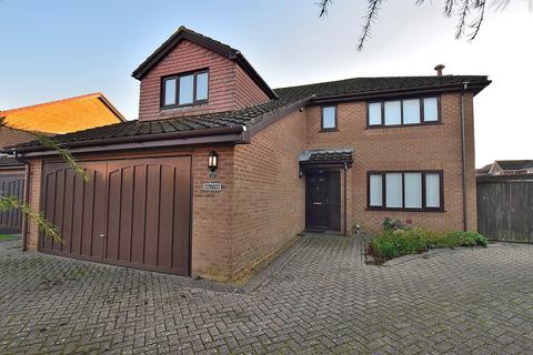 4 bedroom detached house for sale, Spinacre, Barton On Sea, New Milton, Hampshire. BH25 7DF