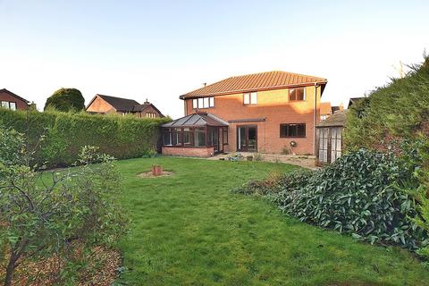 4 bedroom detached house for sale, Spinacre, Barton On Sea, New Milton, Hampshire. BH25 7DF