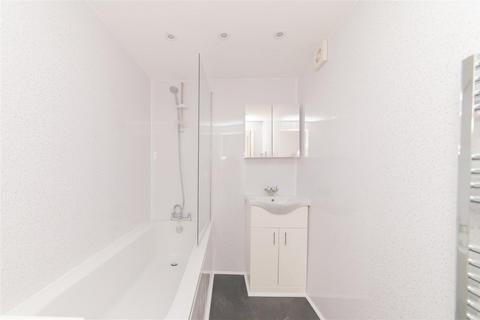 31 Ayot Path, Borehamwood, WD6 5BL