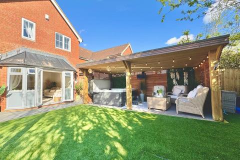 4 bedroom detached house for sale, Coulter Road, Kingsnorth, Ashford