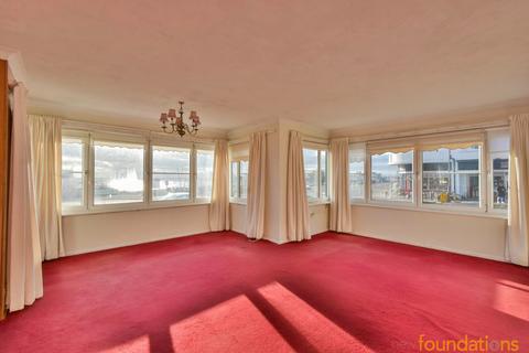 3 bedroom ground floor flat for sale, De la Warr Parade, Bexhill-on-Sea, TN40