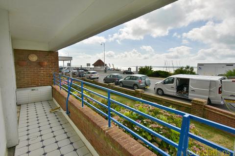 3 bedroom ground floor flat for sale, De la Warr Parade, Bexhill-on-Sea, TN40