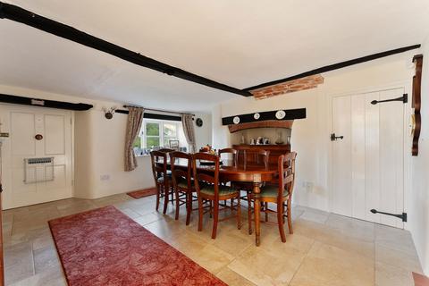 Ivy Cottage Gaters Lane, Winterbourne Dauntsey, Salisbury, SP4 6ER
