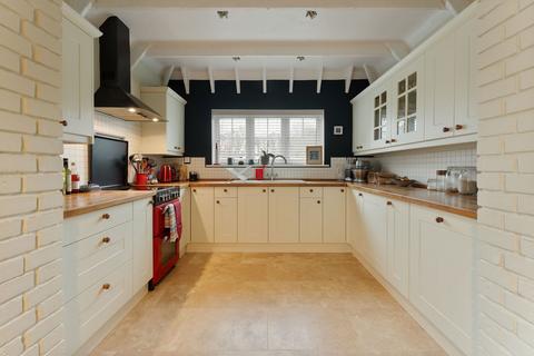 Graten Cottage Homanton, Shrewton, Salisbury, SP3 4ER