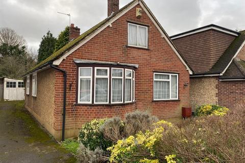 2 bedroom detached bungalow for sale, Winern Glebe, Byfleet, West Byfleet