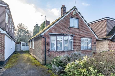 2 bedroom detached bungalow for sale, Winern Glebe, Byfleet, West Byfleet