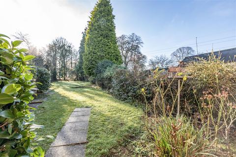 2 bedroom detached bungalow for sale, Winern Glebe, Byfleet, West Byfleet