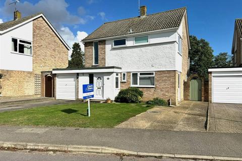 8 Maple Way, Burnham-on-crouch, CM0 8DE