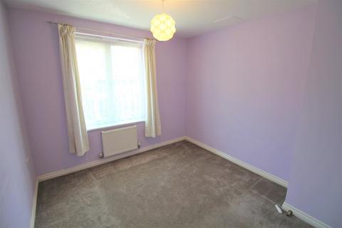 2 bedroom ground floor flat to rent, St Lukes Court, Hatfield, AL10