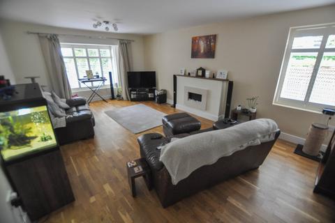 4 bedroom chalet for sale, Blandford Road, Corfe Mullen, Wimborne, BH21