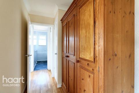 12a Barton Place, Guildford, GU4 7JT