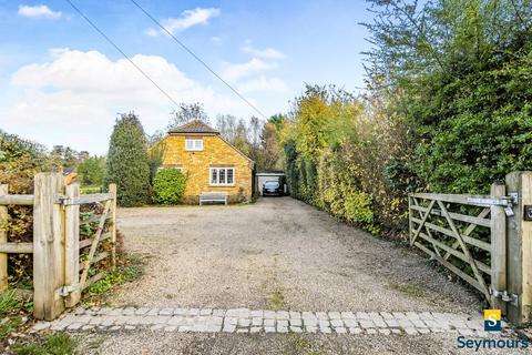 4 bedroom detached house for sale, New Road, Guildford GU5